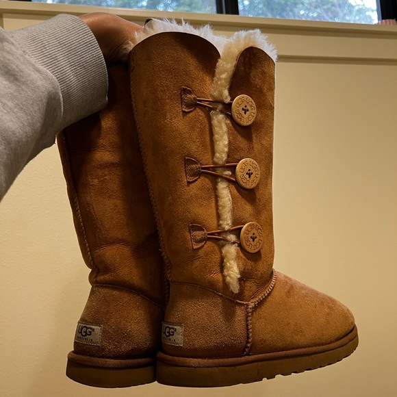 UGG Bailey Button Triplet (UGGs) - Picture 1 of 4
